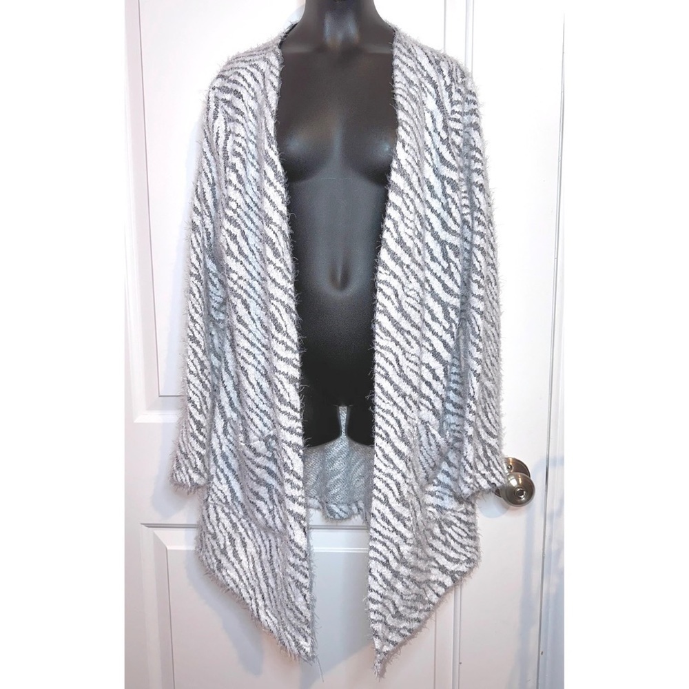 Maurice’s zebra cardigan sweater - Picture 2 of 5